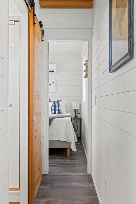 New! The Texas Longhorn-Luxury Container Home เฟรเดอริกส์เบิร์ก ภายนอก รูปภาพ