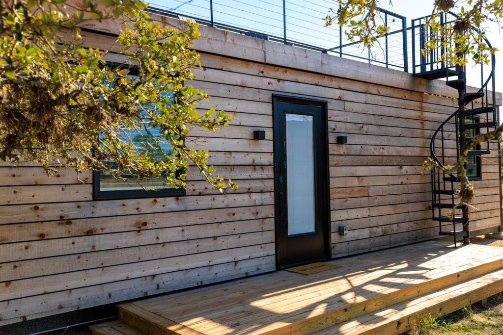 New! The Texas Longhorn-Luxury Container Home เฟรเดอริกส์เบิร์ก ภายนอก รูปภาพ
