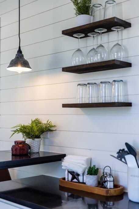 New! The Texas Longhorn-Luxury Container Home เฟรเดอริกส์เบิร์ก ภายนอก รูปภาพ