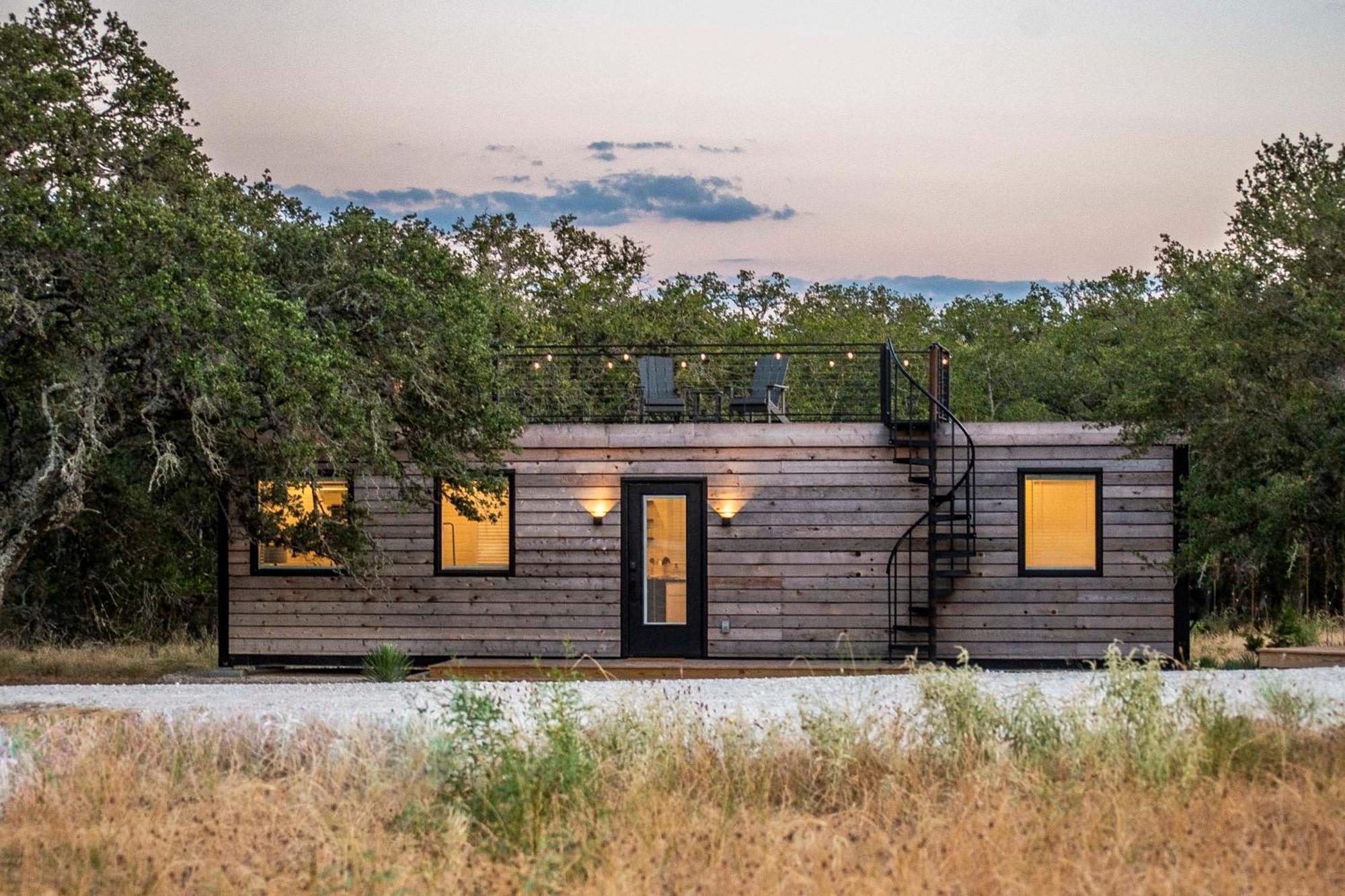 New! The Texas Longhorn-Luxury Container Home เฟรเดอริกส์เบิร์ก ภายนอก รูปภาพ
